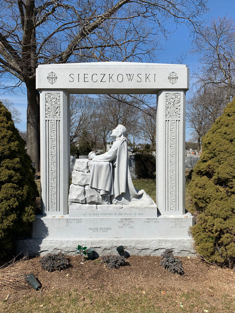 Hand Carved - Sieczkowski